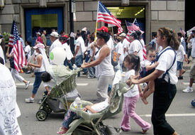 Chicagoans march to stop deportations