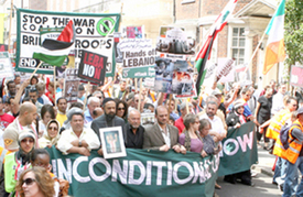 100,000 rally for peace in London