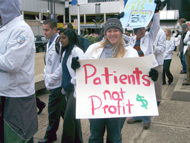 Detroit medical students rally to save training program