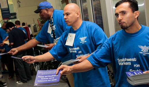 Southwest baggage handlers fight privatization