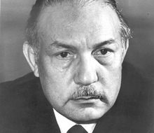 James E. Jackson dies