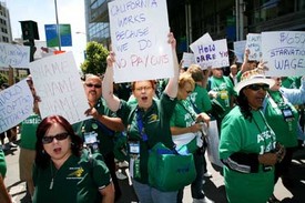 California workers condemn Schwarzenegger wage cut