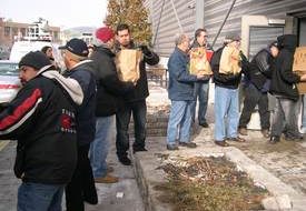 Solidarity pours in for Chicago workers occupying factory, Obama says demands are ‘absolutely right’