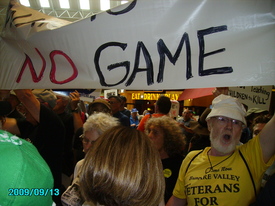 Hundreds protest Philadelphia Army Experience Center