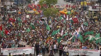 Unions, small farmers mobilize in Paraguay under U.S. eye