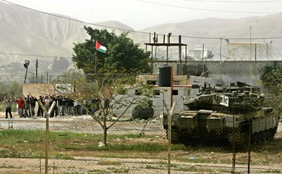 Israel storms Jericho jail