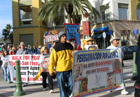 Peace, peace, peace! Children greet antiwar pilgrimage