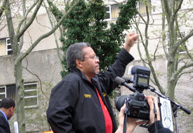 Thousands roar support for jailed labor leader