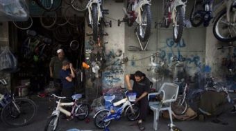 Israel allows potato chips into Gaza, but blockade continues