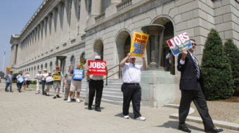 Extension of aid to jobless should pass Senate Tuesday