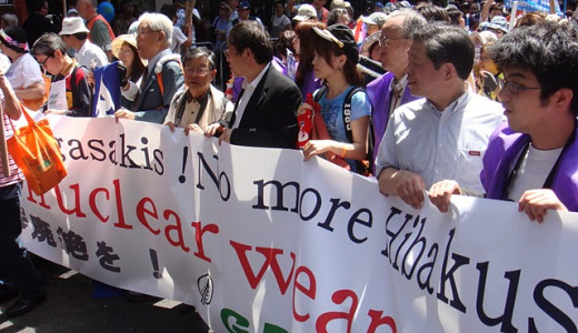 Thousands march to UN for nuclear disarmament