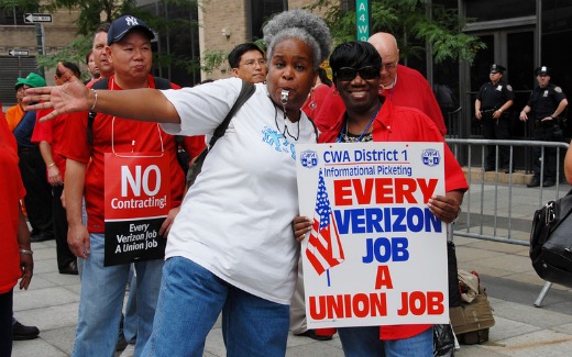 Verizon workers to take strike vote July 25 (video)