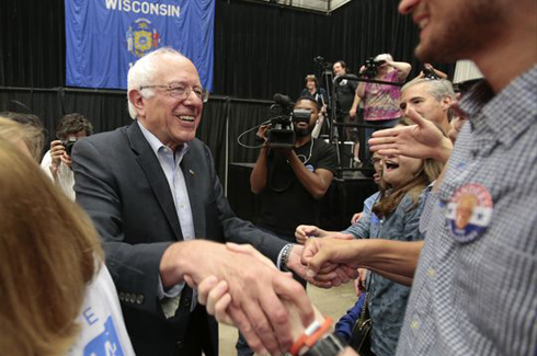 As Bernie Sanders draws 10,000, socialism draws 47 percent