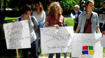 Chicago activists protest Heartland Institute conference