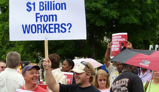 Workers raise the roof at Verizon shareholders’ meeting