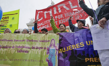 Domestic workers and their children march for rights