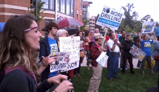 Activists rally outside Ohio Governor Kasich’s energy summit