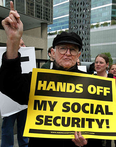 Retirees, allies rally at Cleveland hearing