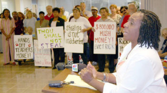 Texas teachers protest misuse of pension fund