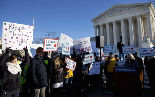 For union supporters rallying at SCOTUS, Friedrichs case is personal