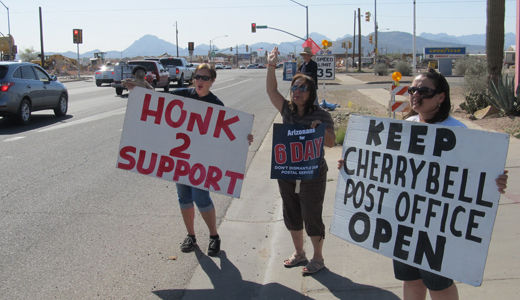 Arizonans fight to keep their mail coming (with video)