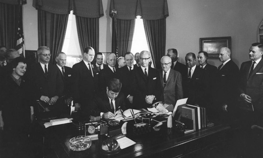 Today in labor history: Federal employees gain right to collective bargaining