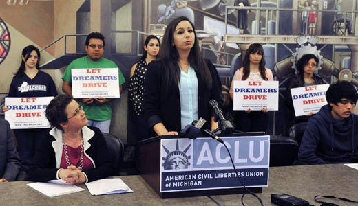 Bill will let undocumented Illinoisans drive