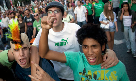 Protests in Spain against austerity cuts gain wide support