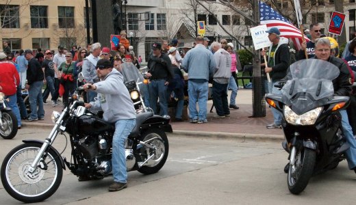 Video: Union thunder in Wisconsin