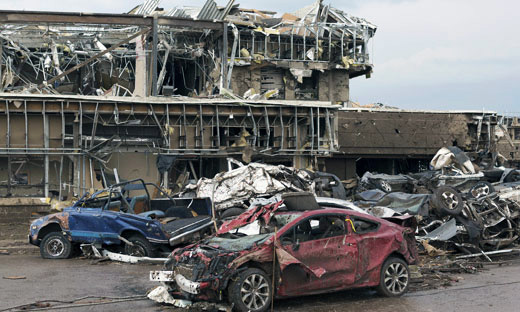 Massive twister ravages Oklahoma town