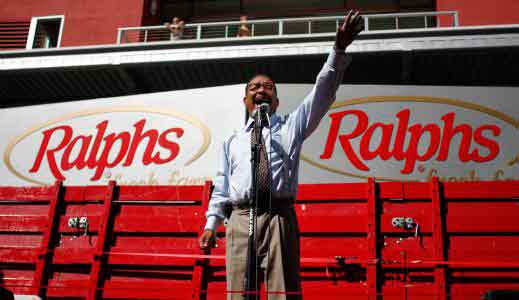 NAACP rallies for grocery workers, labor rights