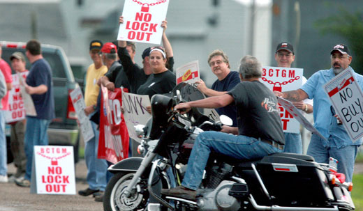 Six months after lockout, workers stage ‘back to work’ action at American Crystal Sugar