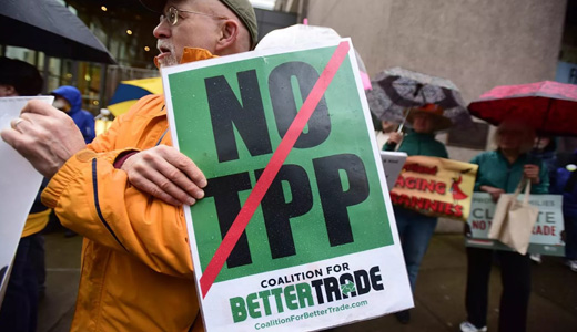Unions: Dem platform stronger on unfair trade deals