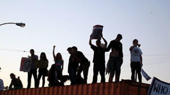 Oakland police arrest hundreds of Occupy protesters