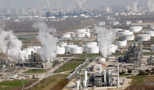 Refinery safety tops Steelworkers’ oil bargaining goals