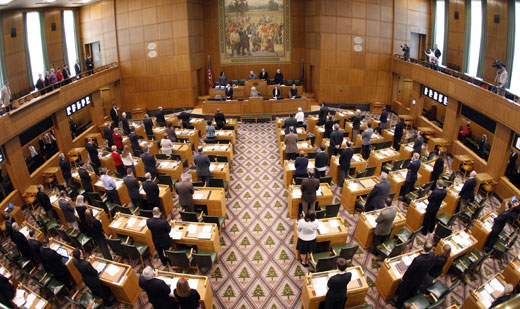 Over 1,000 at Oregon Capitol protest cuts, school privatization