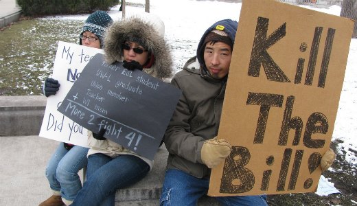 Latinos condemn Wisconsin anti-worker bill