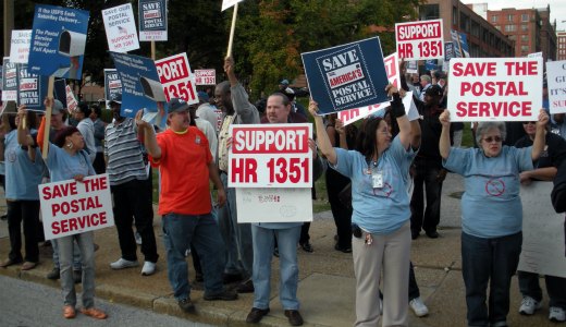 Postal workers rally in St. Louis (video)