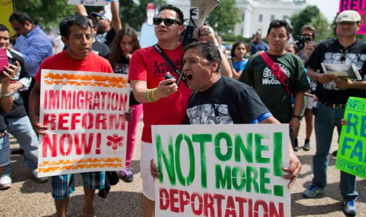 Obama renews immigration call, but ignores deportation crisis