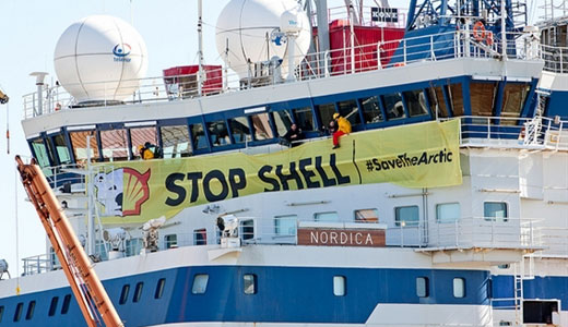 Greenpeace occupiers fight Shell’s Arctic drilling