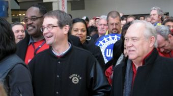 Autoworkers negotiate with “wind in their face”