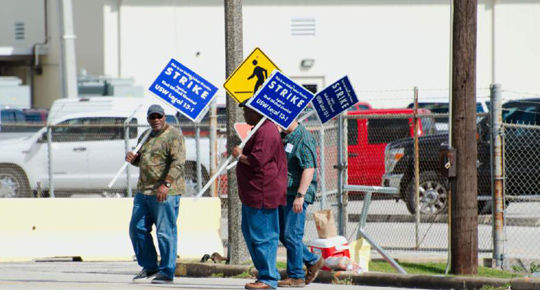 Union oil workers to rally at Shell headquarters