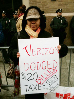 Workers want tax-dodger Verizon to settle contract dispute