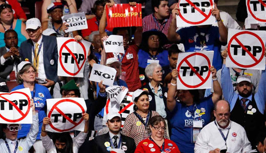 Clinton reiterates her opposition to TPP, pledges support for infrastructure