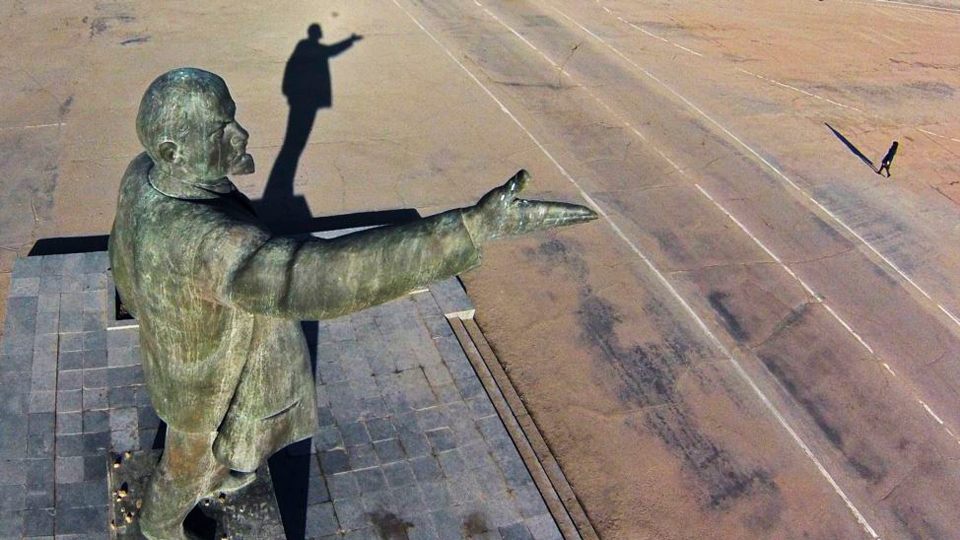 How long is Lenin’s shadow?