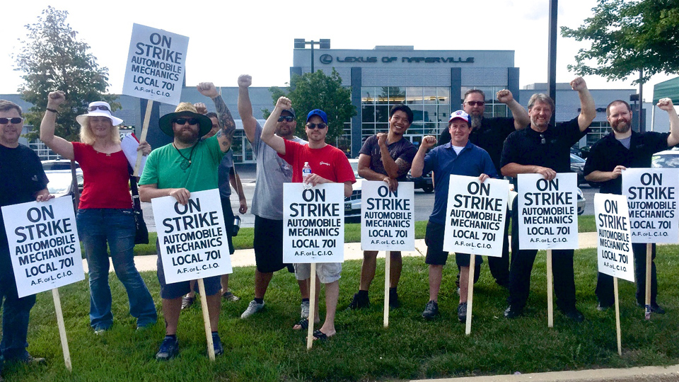 Chicagoland IAM auto mechanics rev up solidarity engines