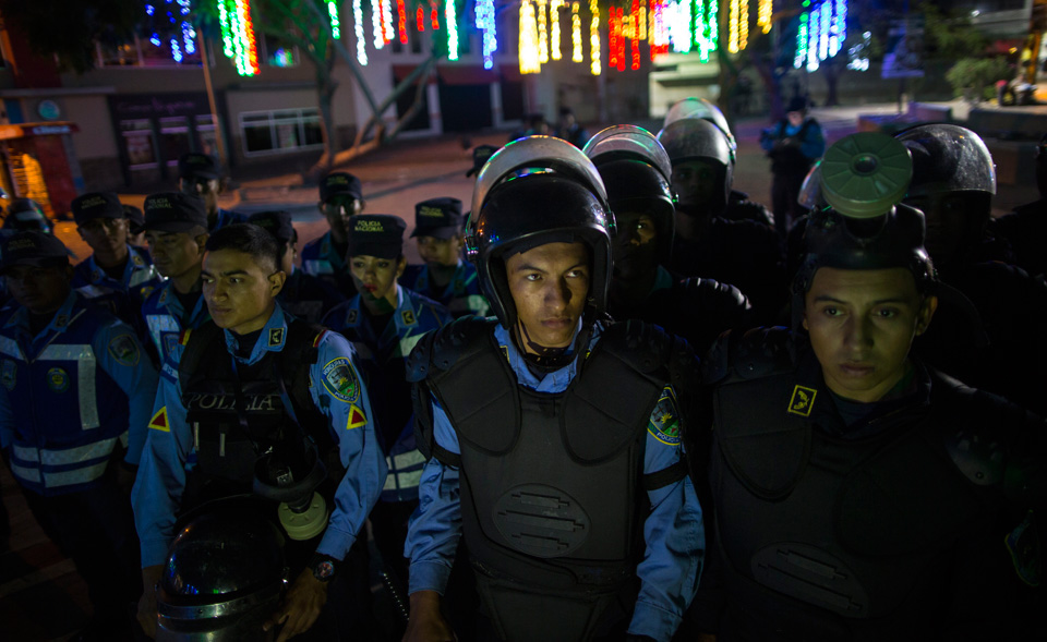 Honduran police go on strike, refuse to support coup