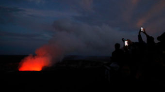 Hawaii volcano spews huge cloud of ash