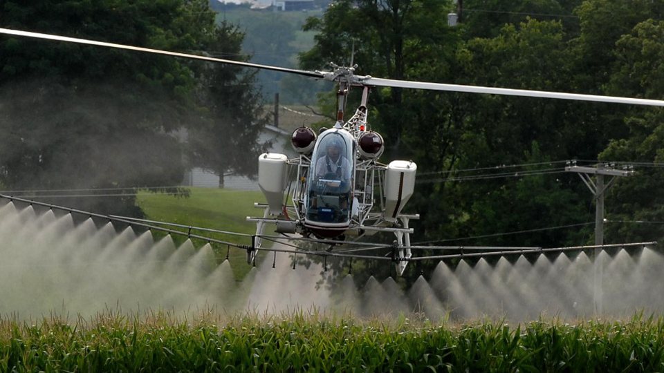 Farmworkers say new Oregon pesticide standards only benefit growers