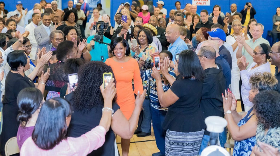 Connecticut primary: Teacher of the Year campaigns for Congress